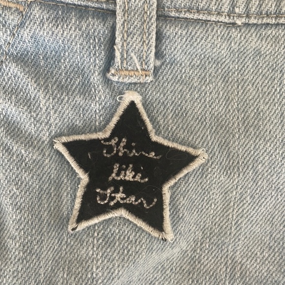 Forever 21 Overall Shorts - Light Wash with Patches - Picture 5 of 8